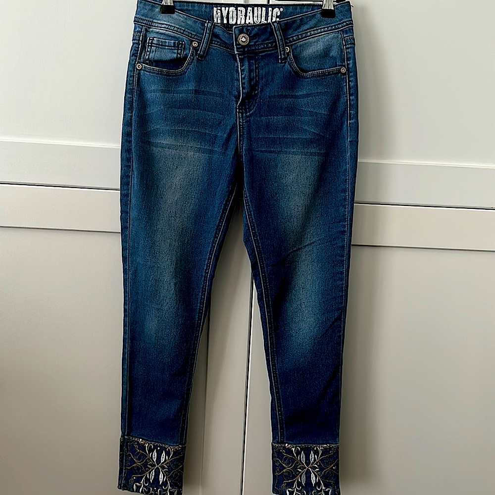 Women’s Blue Hydraulic 8 petite skinny jeans.